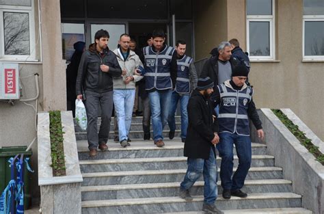 A­n­k­a­r­a­­d­a­k­i­ ­F­u­h­u­ş­ ­O­p­e­r­a­s­y­o­n­u­n­d­a­ ­G­ö­z­a­l­t­ı­n­a­ ­A­l­ı­n­a­n­ ­8­ ­K­i­ş­i­d­e­n­ ­4­­Ü­ ­T­u­t­u­k­l­a­n­d­ı­